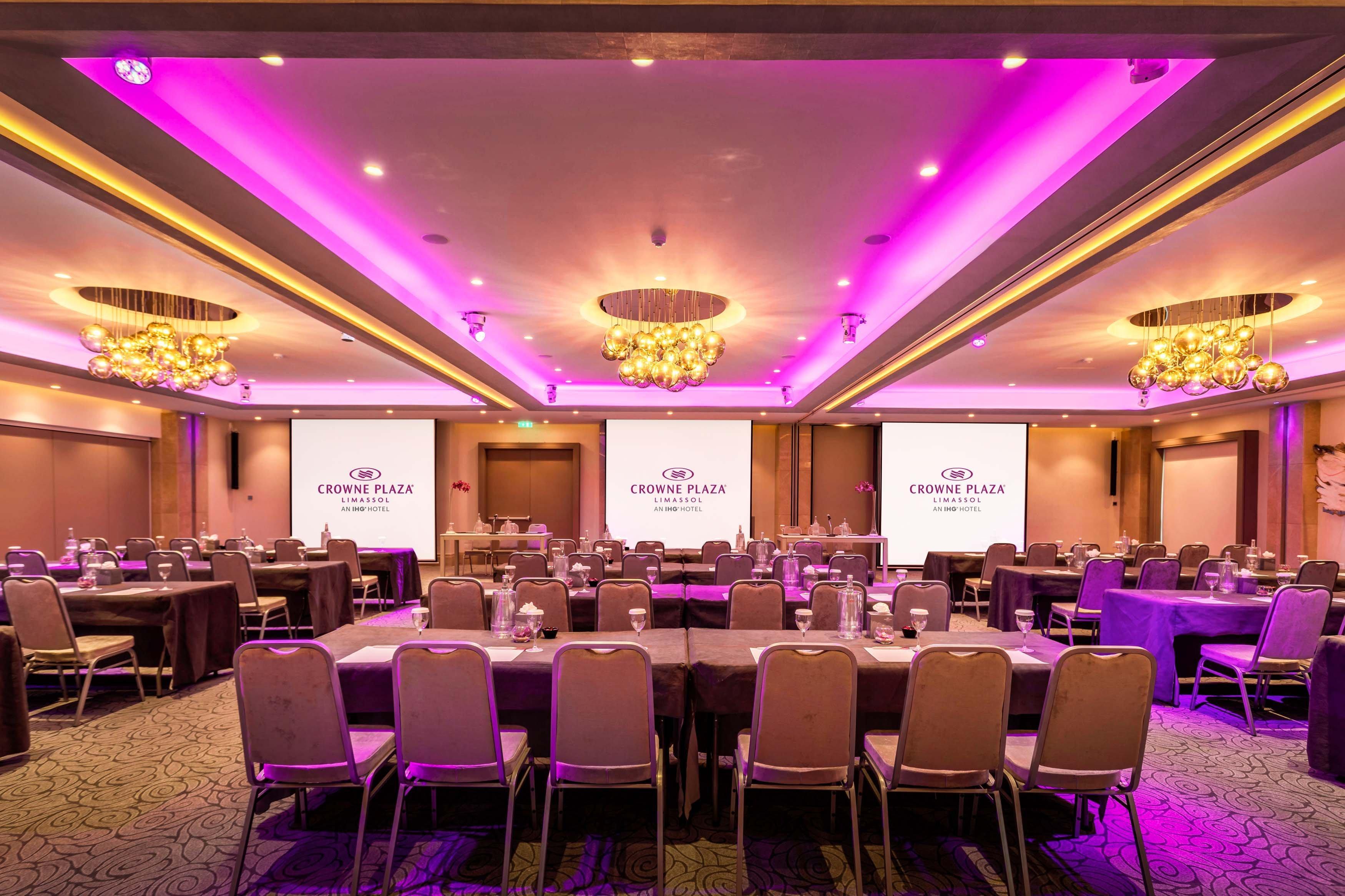Crowne Plaza Limassol By Ihg Hotel Exterior foto