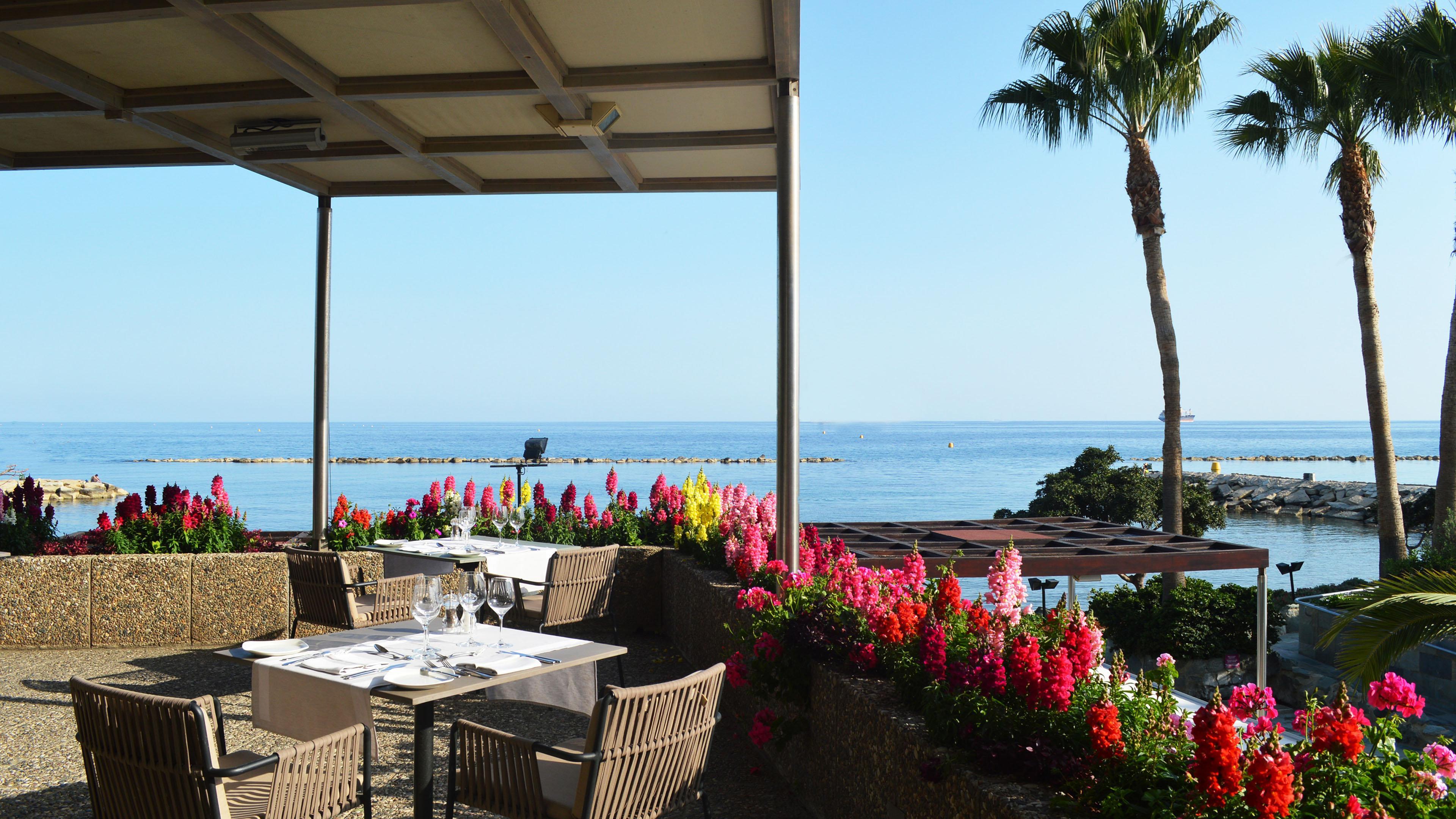 Crowne Plaza Limassol By Ihg Hotel Exterior foto