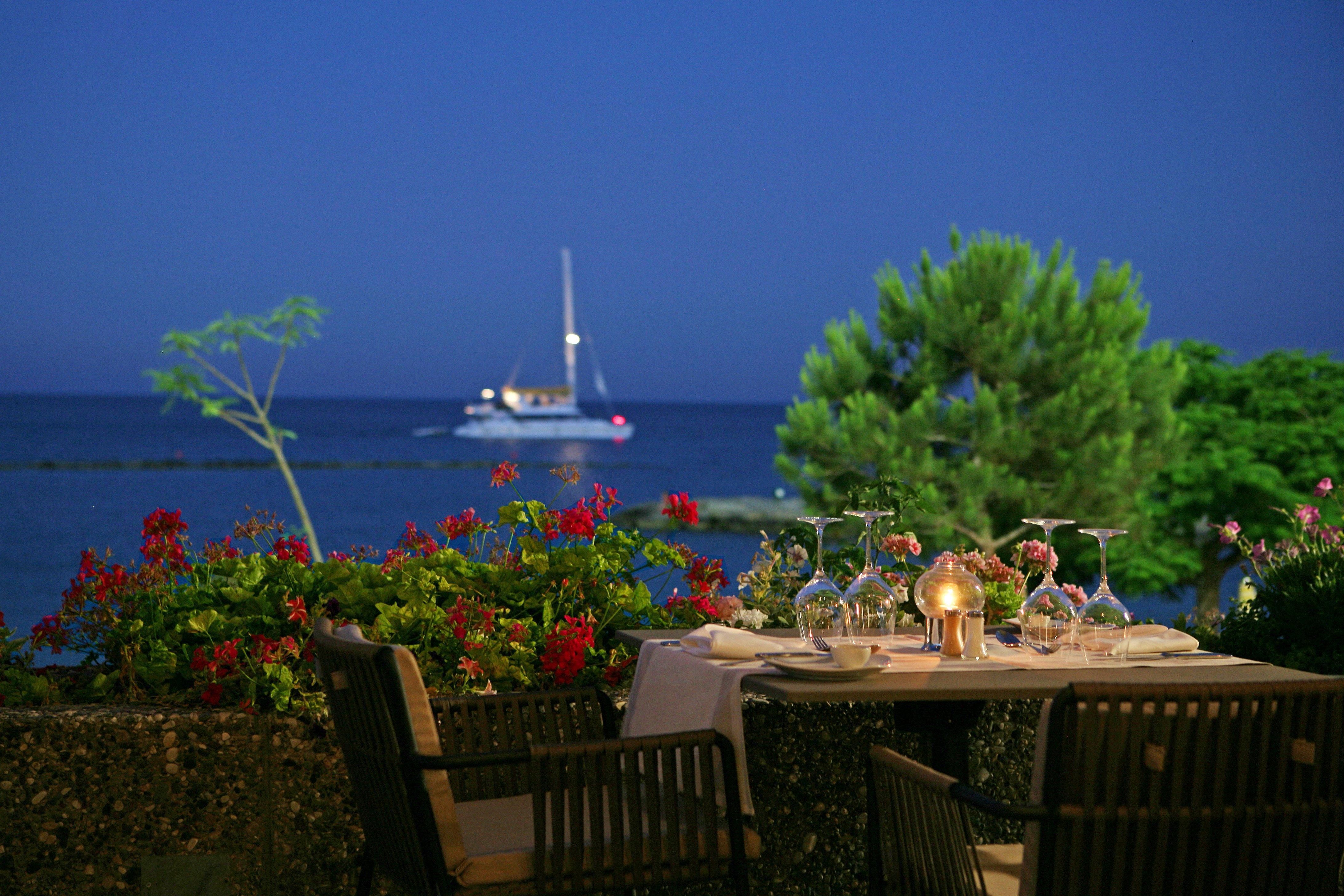 Crowne Plaza Limassol By Ihg Hotel Exterior foto